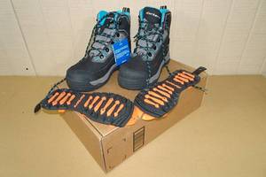 lot 219 image: Korkers Verglas Ridge Transitional Boots -Womens Size 6