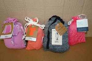 lot 230 image: Hello Mello Womens Clothing -M-XL Lounge Top, Dream Tee, Cardigan, Shorts