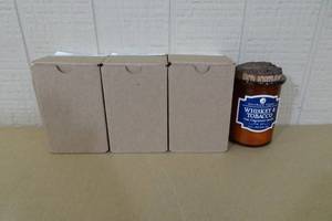 lot 256 image: 4 New Northern Lights Whiskey and Tobacco Candles