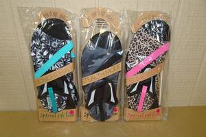 lot 258 image: 3 Pairs Fitkicks -Womens Small