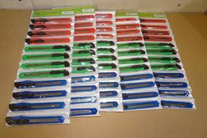 lot 266 image: 60 New Retractable Blade Knives