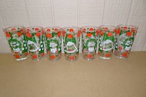 lot 268 image: 7 Merry ChristmasHappy New Year Drinking Glasses