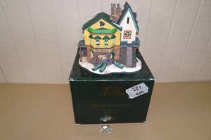lot 287 image: Department 56 Heritage Dickens Village Series Lighted Building - The Grapes