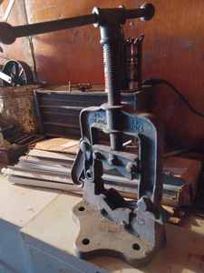 Large Reed Mfg. Co, No. 73 Pipe Vise with a Patent Date on it of 1914