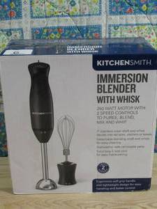 lot 6 image: KitchenSmith Immersion Blender with Wisk