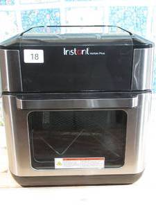 lot 18 image: Instant Pot Vortex Plus 10 Quart Air Fryer Oven - Black