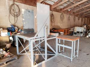 Manufacturing Item Transfer Dumping Station