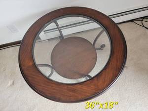 lot 6 image: Scrolled Foot Cocktail Table