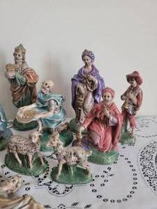 lot 13 image: Molded Porcelain Nativity Figures