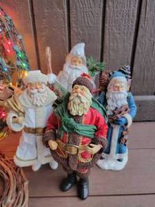 lot 14 image: Christmas Decoration Variety Group