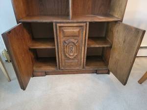 lot 15 image: Fantastic Carved Display Bookshelf