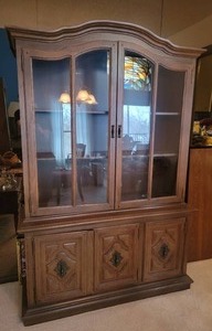 lot 9 image: Stunning Vintage Display Cabinet by Keller
