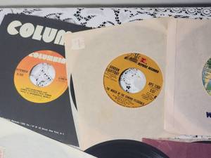 lot 75 image: Vintage Vinyl 45 Collection