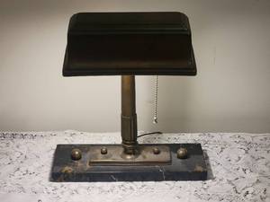 lot 78 image: Vintage Library Desk Lamp