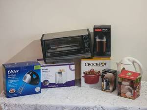 lot 72 image: Collection of Kitchen Appliances