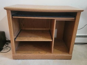 lot 42 image: Traditional Family Room Entertainment Stand