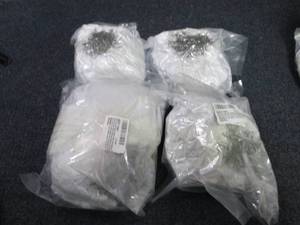 lot 21 image: 4 Halloween Decoration Sets- 1400 s...