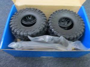 lot 28 image: Set of 4 2.2 Air Filled  Rock Crawl...