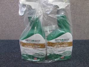 lot 32 image: 2- 32 oz Spray Bottles Vets Best Fl...