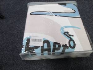 lot 105 image: Dinosaur Queen Sheet Set...