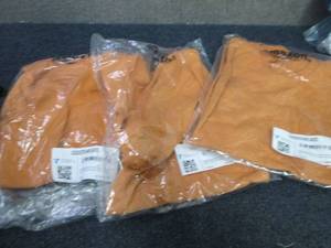 lot 108 image: 4  XSmall Mens Goodthreads Crew Nec...
