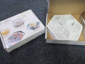 lot 146 image: 2 6pks Silicone Trivets...