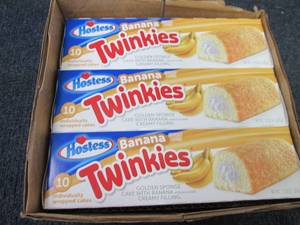 lot 194 image: 3- 10pk 13.58oz Boxes Hostess Banan...