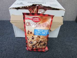 lot 210 image: 10-21 oz Pks Betty Crocker Chocolat...