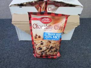 lot 212 image: 10-21 oz Pks Betty Crocker Chocolat...