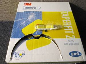 lot 349 image: 3M Disposable Uncorded Ear Plugs, B...