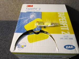 lot 350 image: 3M Disposable Uncorded Ear Plugs, B...
