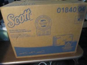 lot 358 image: Scott Essential Multifold Paper Tow...