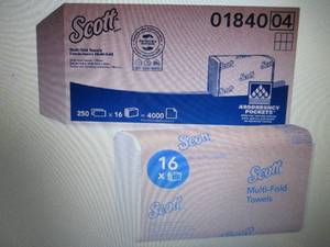lot 359 image: Scott Essential Multifold Paper Tow...