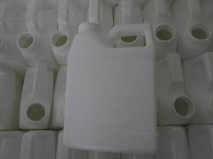 lot 379 image: Case of 240- 16 oz Jugs ...