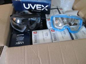 lot 391 image: 16 pr Safety Goggles- 2 varieties...