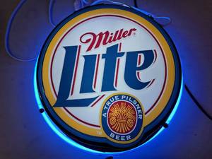 lot 1340 image: Miller Lite Fluorescent Light