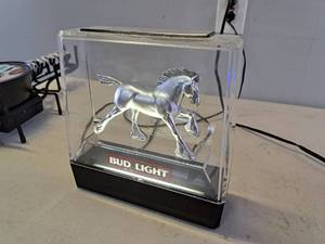 lot 1342 image: Bud Light Budweiser Clydesdale Fluorescent Light