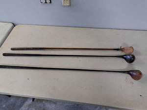 lot 1364 image: Lot of (3) Vintage Wilson 44 Wood Handle Golf Club Drivers
