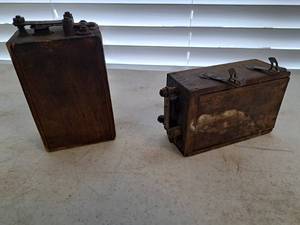 lot 1376 image: Lot of (2) Vintage Ford Model T Ignition Coils