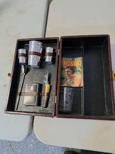 lot 1388 image: Vintage Trav-L-Bar Portable Bar