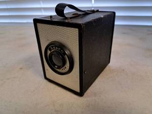lot 1408 image: Vintage Ansco Shur-Flash Camera