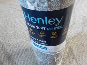 lot 15 image: Henley Ultra Soft 26 x 96 Grey, Iv...