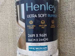 lot 16 image: Henley Ultra Soft 26 x 96 Grey, Iv...