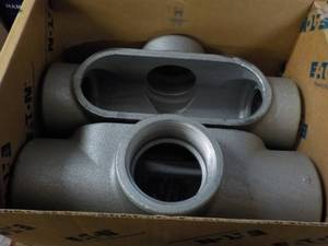 lot 53 image: 2 Crouse Hinds t67 2  Condulets...