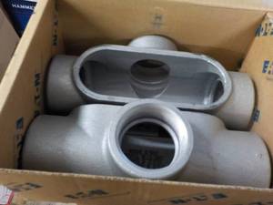 lot 56 image: 2 Crouse Hinds t67 2  Condulets...