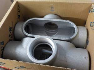 lot 57 image: 2 Crouse Hinds t67 2  Condulets...