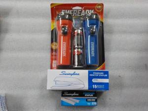 lot 74 image: Ever Ready Set of Flash Light, Batt...