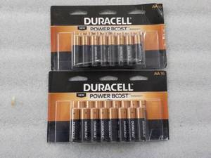 lot 81 image: 32 Duracell Double AA Power Boost B...