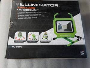 lot 122 image: Illuminator 3000 Lumen LED Work Lig...