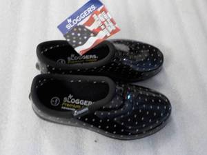 lot 145 image: Size 6 New with Tags Sloggers...